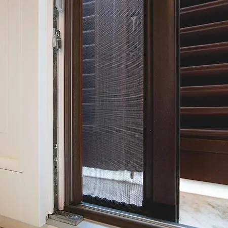 Apartment Roma 93 *